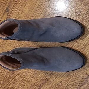 Vionic soft suede grey heel boots.